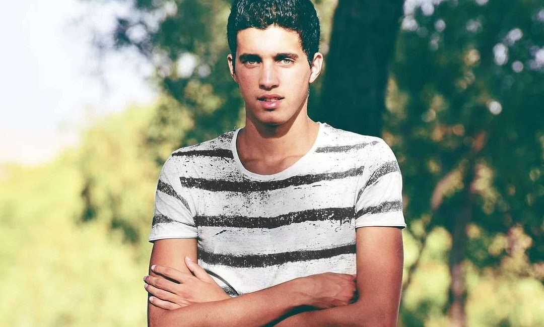 Adolescent dentistry services and FAQ banner