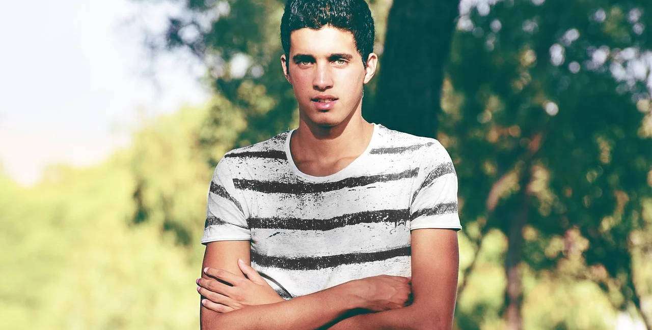 Adolescent dentistry services and FAQ banner